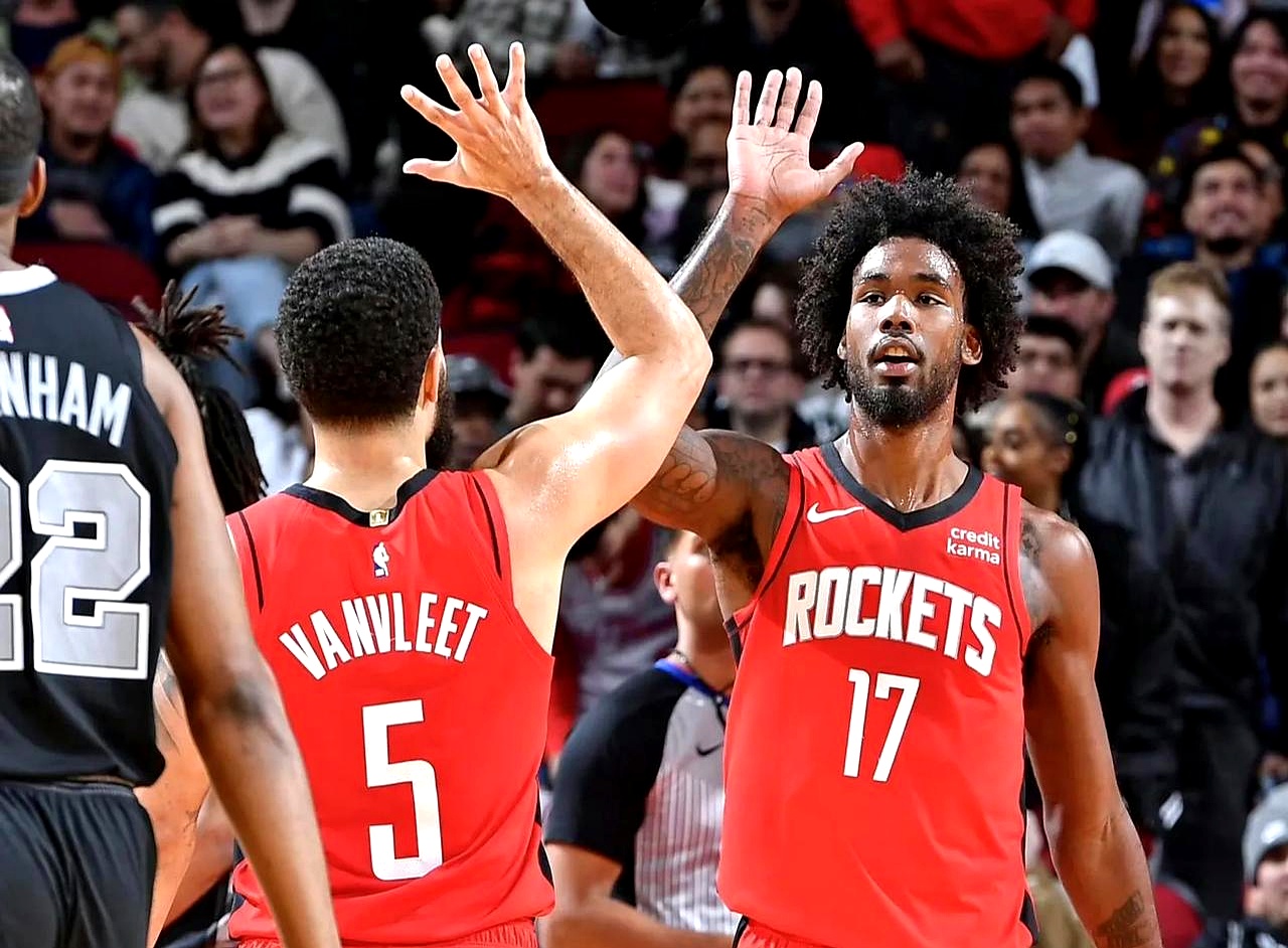 传奇归来！孙兴慜重回热刺！（王者归队：孙兴慜重返热刺）