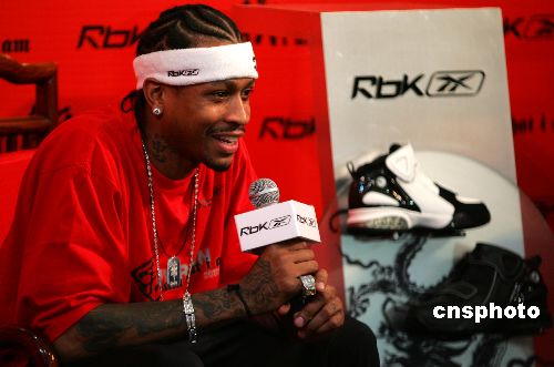 技惊四座，麦克托米奈开场3分钟为苏格兰打入一粒精彩的倒钩（开场仅3分钟，麦克托米奈倒钩破门惊艳全场）