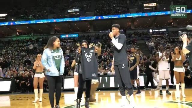 尤文大巴玻璃再次被洪水球迷砸碎！（尤文大巴车窗再度遭洪水球迷砸碎）