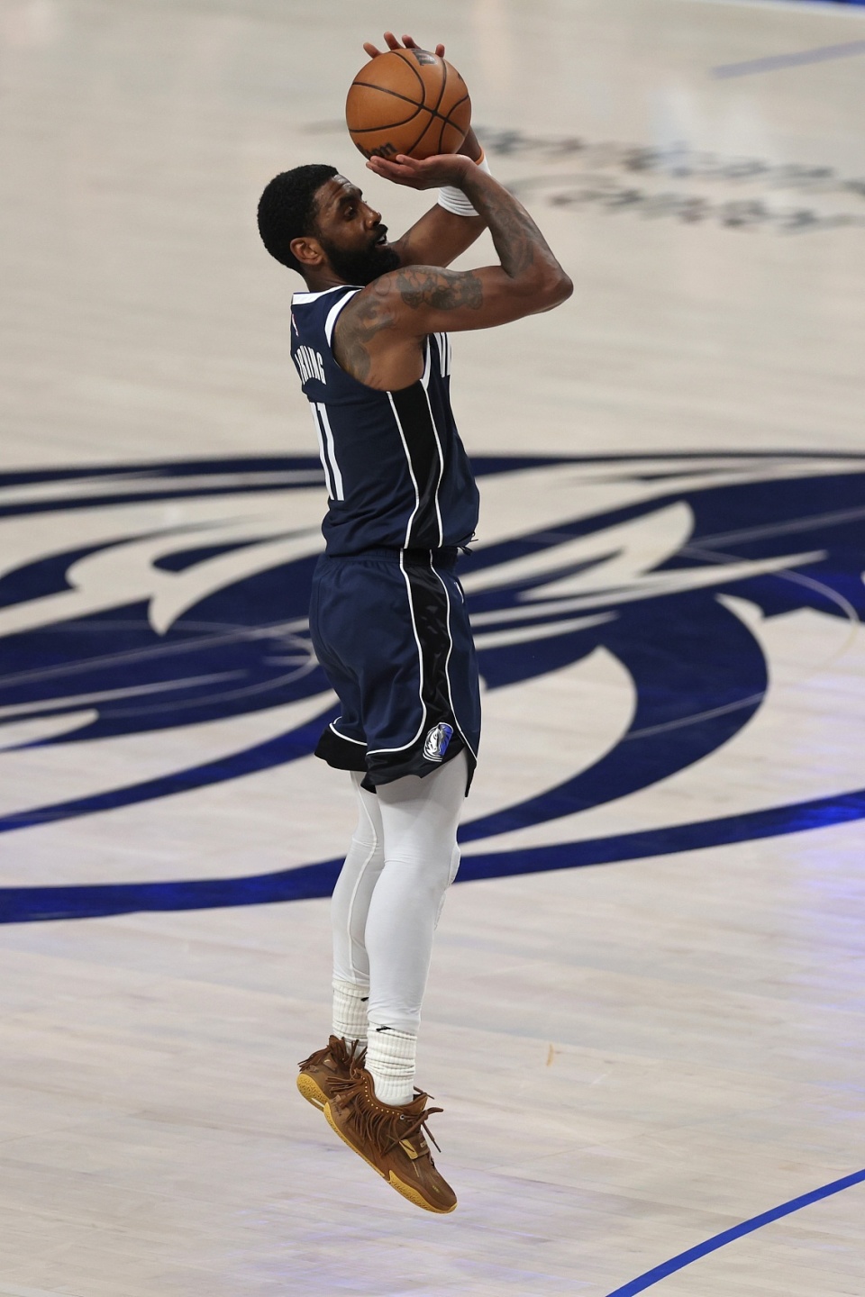 万项：距离理想中的球员还差很多；最后两场比赛不会放松（万项：离理想中的自己仍差很远，余下两战绝不松懈）