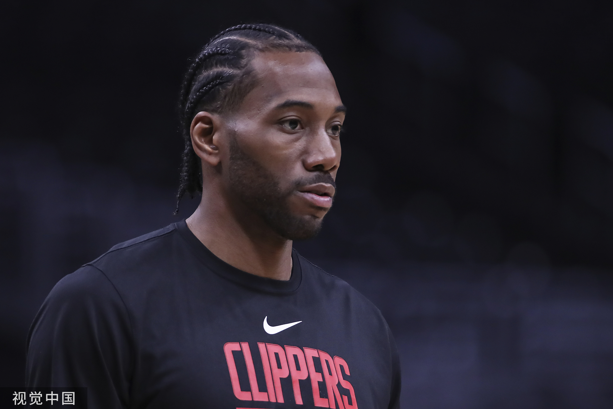 李帅与海港球迷同庆：尊敬的四星球迷，冠军是我们一起拿到的（李帅与海港球迷同庆：致敬四星球迷，冠军属于我们所有人）